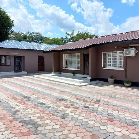 Kasuda Rooms - Cosy Self Contained Rooms 利文斯顿 外观 照片
